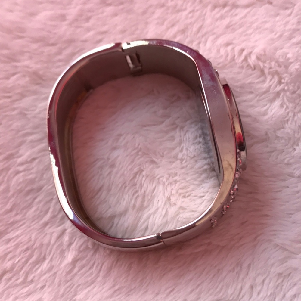 Watch - Picture 2 of 3